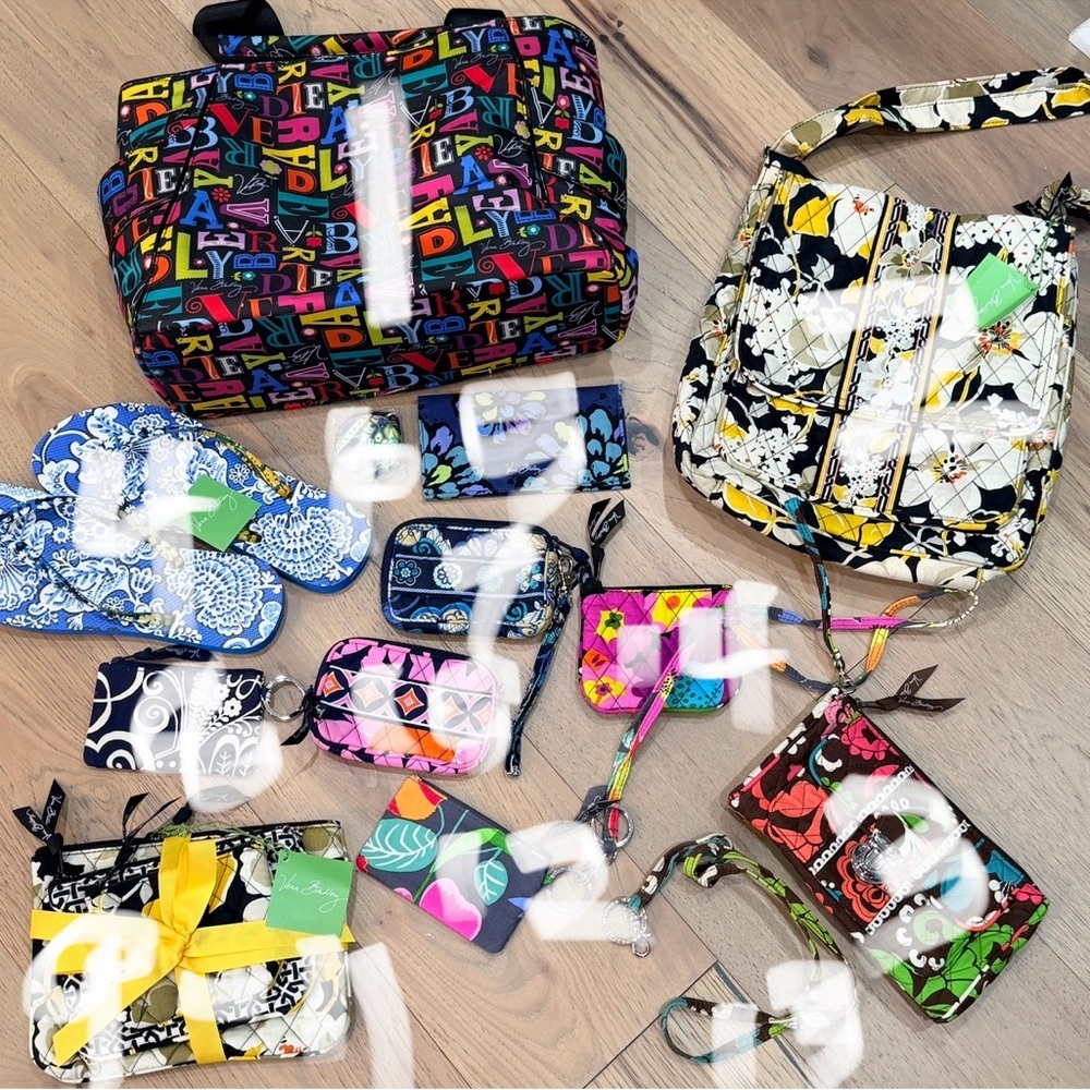 Huge lot of 15 Vera Bradley Mixed Pattern Bags Accessories Tote Lanyard NWT EUC - Picture 3 of 8